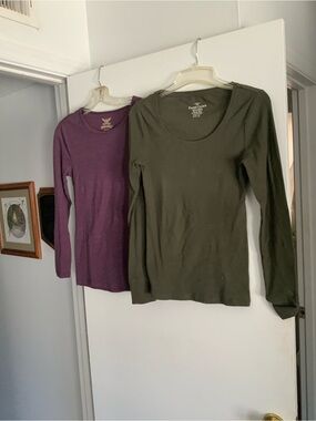 Faded Glory Olive Scoop Neck Top with Plum Crewneck Layering Tee